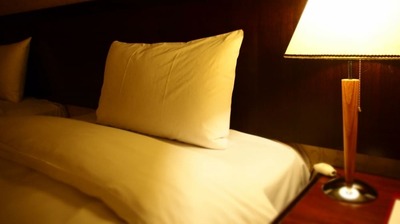 千葉県・某ホテルの<絶対に人を泊めてはいけない部屋>噂を信じず、古参の従業員らの制止を振り切って宿泊した支配人は…