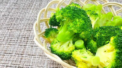 栄養不足を解消する、食材の食べ方を医師が解説。2026年から「指定野菜」になるブロッコリー、他にもキノコの調理方法は…
