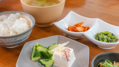 管理栄養士おすすめ、健康な体をつくる「毎日コツコツ365」の方法を解説。毎日少しずつ栄養をとることで、少食でも上手に栄養を摂取