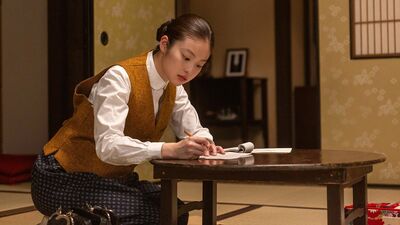 明日の『あんぱん』あらすじ。高知新報に連れてこられた嵩は挿絵を描くことに。『月刊くじら』入稿日にまさかの事態が起き、うろたえるのぶは…<ネタバレあり>