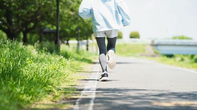 虚弱体質で就職できなかった著者＜終電を絶対に逃さない女＞が体力向上のために始めたランニング。ひざの痛みが悪化して効果がないと思っていたが3カ月後、急に… 