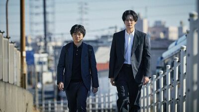 『田鎖ブラザーズ』第9話あらすじ。遺体となって見つかったもっちゃん。真と稔は真相を知るため辛島家を訪れ…＜ネタバレあり＞