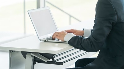 「自分のキャリアのために副業でもしたほうがマシ…」「一般社員の給与のほうが高い場合も」。管理職の魅力が減少している理由とは