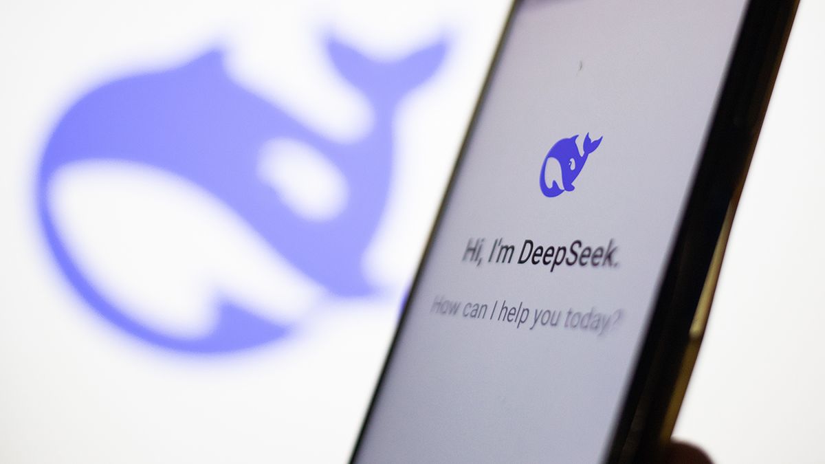 世界に衝撃を与えた中国の生成AI「ディープシーク」。生成AIをめぐる覇権争いは、日本にどのような影響を与えるのか?