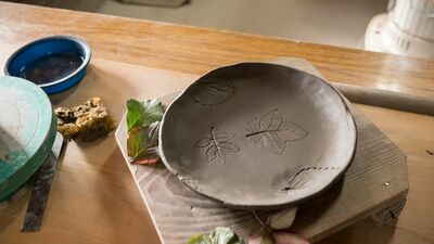 【年末年始特集】義母がくれた食器、夜間パトロールに参加したら、まさか子煩悩だった夫が…。今年反響の大きかった読者投稿の記事を3本まとめ読み!