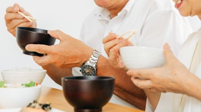 髪は毎日の食事から作られる。女性に不足しがちな栄養素は…