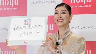 アンミカさんのポジティブトーク全開！　セルフカラー講座を開催しました