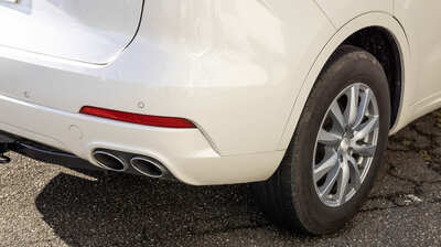 「お願い、開けて！あの子が苦しんでるの！」車のトランクにペットが閉じ込められたと錯乱する女性。ゆっくりと蓋を持ち上げると…