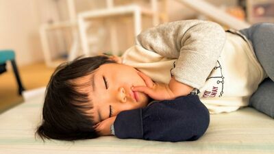 ＜休む＞がわからない「多動」の子どもにどう接する？特別支援教育専門家「不登校の子どもには、疲労が大きすぎるために登校拒否するケースも…」