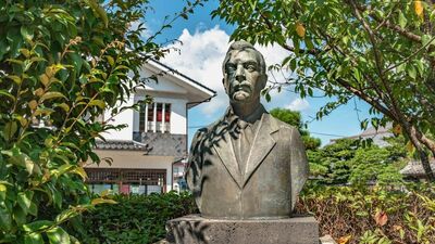 『ばけばけ』ヘブンのモデル・小泉八雲の壮絶な生い立ち。4歳の時にノイローゼ気味となった母と永遠の別れ。左目を失明、預けられた先の親類は破産。学校を退学すると10代でスラム街をさまよい…