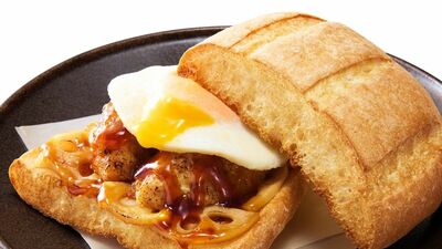サンマルクの月見はボリューム満点《とろてり》ホットサンド。とろーりたまごに合わせたシャキシャキ食感は…