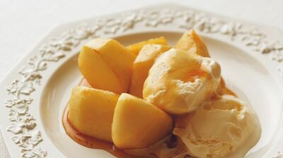 【レシピ】「りんごのキャラメリゼアイスクリーム添え」の作り方