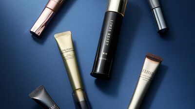 気になる目尻や眉間のシワを、薄く目立たなくする薬用化粧品。最高の効果を引き出す使い方とは? そして、くっきり目立つ深いシワの改善には…