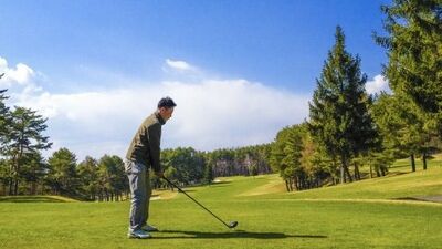 ゴルフ場では上手い人ほどカートに乗らないのはなぜ?臨床40年の医師が教える、ゴルフを楽しんでいる高齢者に「ピンピンコロリ」が多い理由