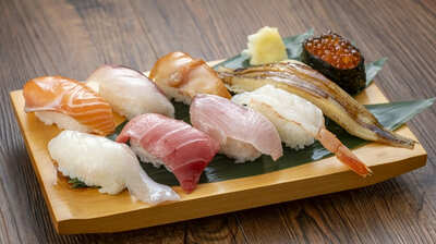 魚介類から摂れる「老けない栄養素」は?旬の青魚はオメガ3、白身魚はタンパク質が豊富!さらに軟体動物や貝類なら…