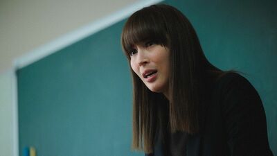 今夜の『なんで私が神説教』あらすじ。教室で「麗美静は人殺し」と皆に告げる愛花。生徒に慕われていた元・教師の憎悪に静は…<ネタバレ>