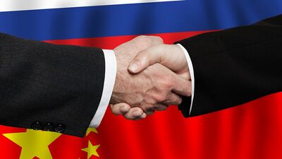 潜水艦から弾道ミサイルを試験発射したり、ロシアと合同軍事演習を行うなど、軍事的な挑発を強めている中国。米中首脳会談を控えた中国の思惑とは?