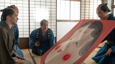 次回『べらぼう』あらすじ。源内が作ったという相良凧を持つ貞一の登場に、ある考えを抱く蔦重。一方の歌麿は吉原で紙花をばらまき…＜ネタバレあり＞