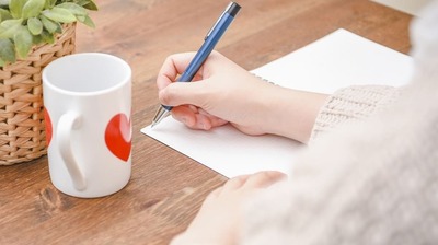 獣医師おすすめ、ペットロスを癒す「手紙」の書き方。怒りや悲しみもそのまま出して大丈夫。手紙をすすめる一番の理由は…
