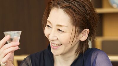 越乃リュウ「宝塚と伝統文化、実は同じ根っこを持っている。日本物の公演は苦手だったはずが、退団後は能楽堂で『源氏物語』を題材にしたリサイタルを開くまでに」