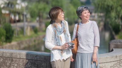 70代ひとり暮らし女性「日頃から人づきあいを心がけています」ご近所付き合いや、行きつけのカフェなど、顔見知りの人と会話できる場所を確保しておく