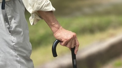 100歳超えが9万人以上いる日本。しかし健康寿命と平均寿命の差は10年以上も…小林弘幸「<老い=終わり>というイメージを変えていかないと、この差はずっと埋まらない」