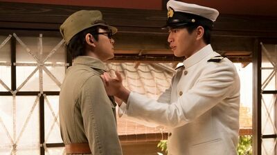<兄貴もあの場所にいたらわかる>『あんぱん』内で繰り返し描かれる「同調圧力」。現実味に恐怖する視聴者「飲み込まれていく感じが苦しい」「主人公まで愛国のかがみに…」「離脱せず見るべき」