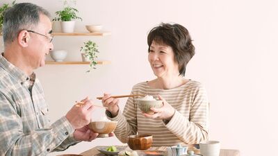 腸粘膜の炎症で腸からたんぱく質が漏れ、体の不調を引き起こす。管理栄養士が教える、修復のために控えたい食品と「たんぱく質ファースト」