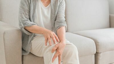 寝たきりの原因第2位は＜骨粗鬆症＞にともなう骨折！82歳現役内科医が教える予防のポイントは…